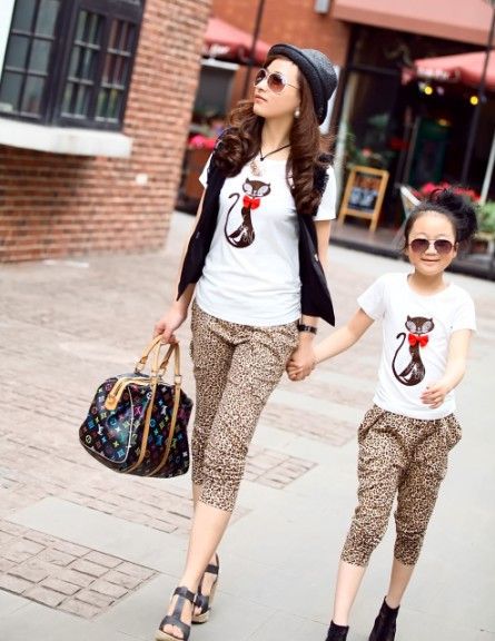 mother-daughter-matching-outfits-6